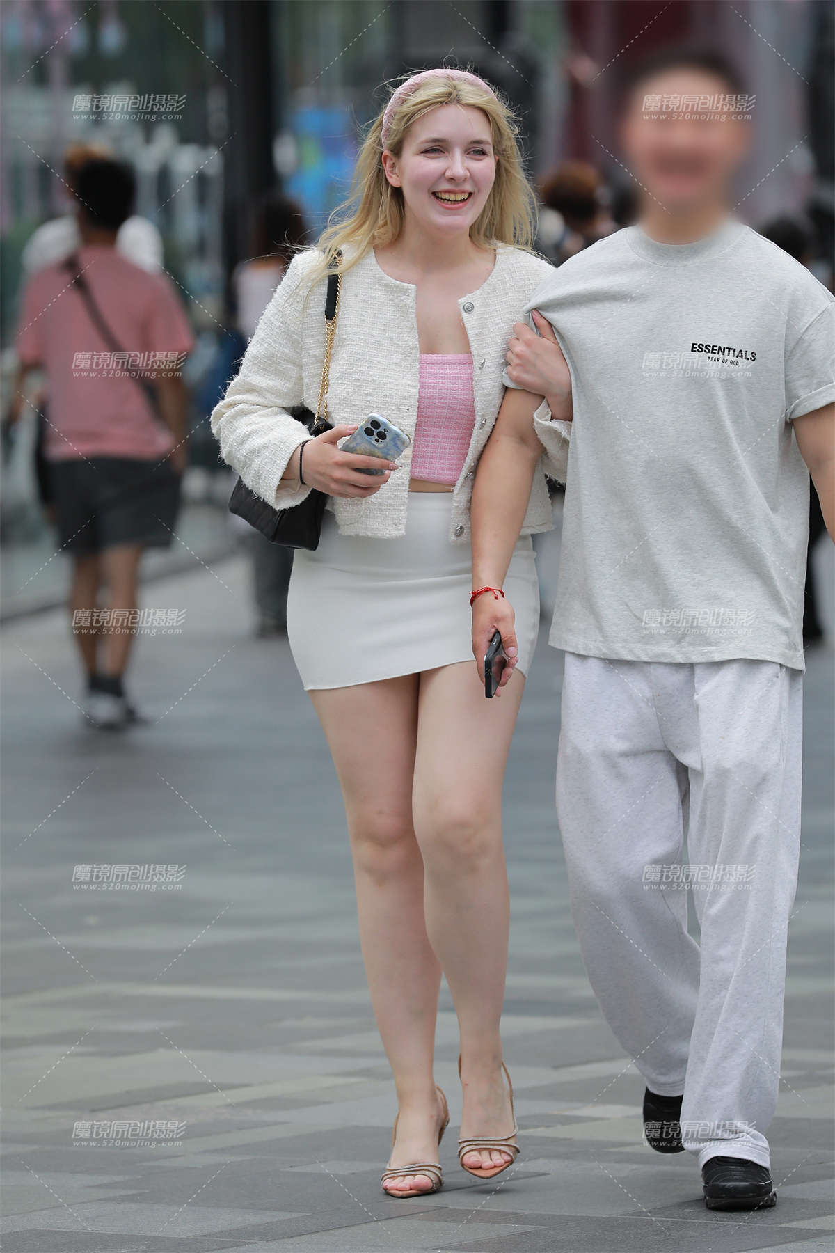 图片[2]-白色包臀裙女友-日更街拍