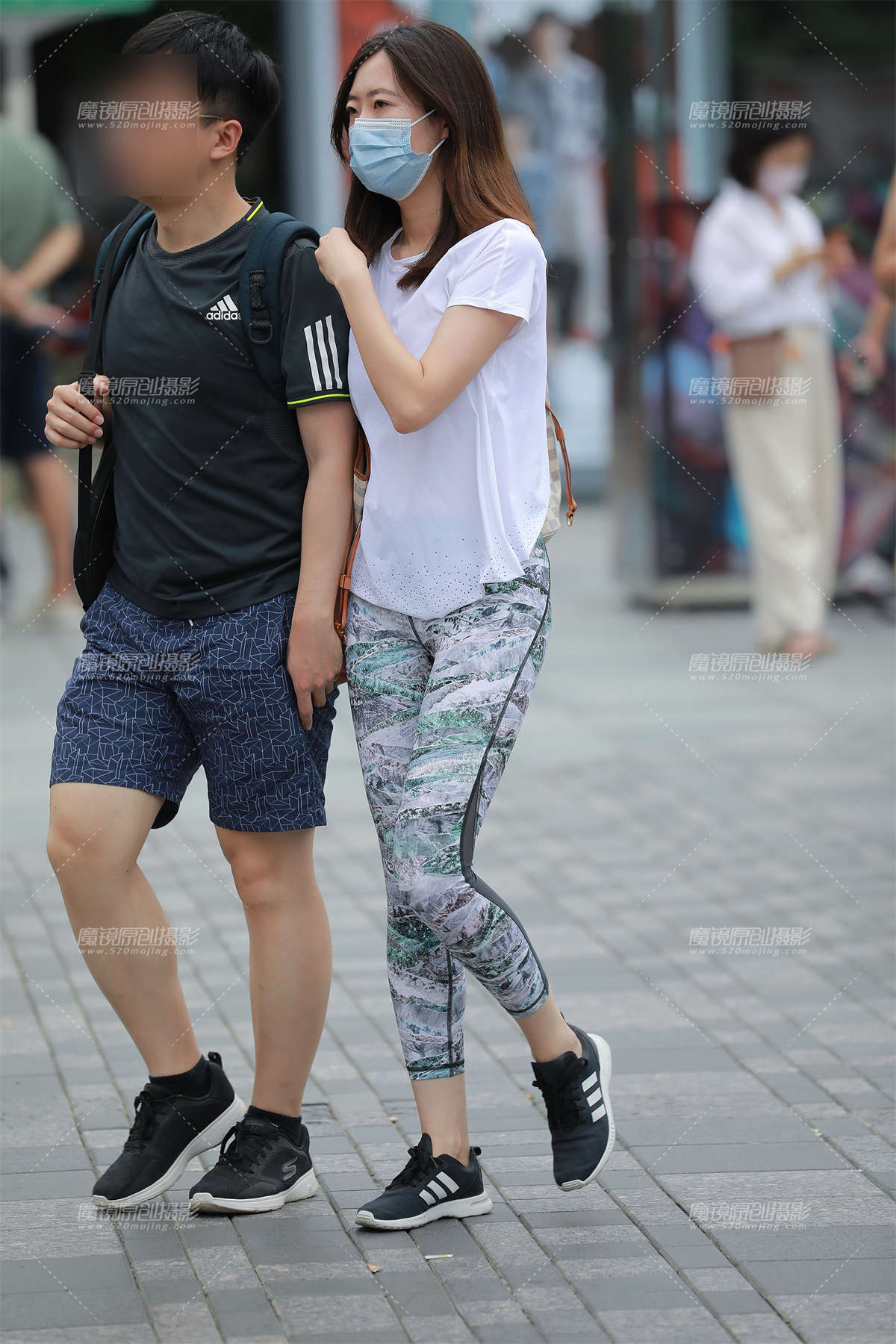 紧身瑜伽裤女友-日更街拍