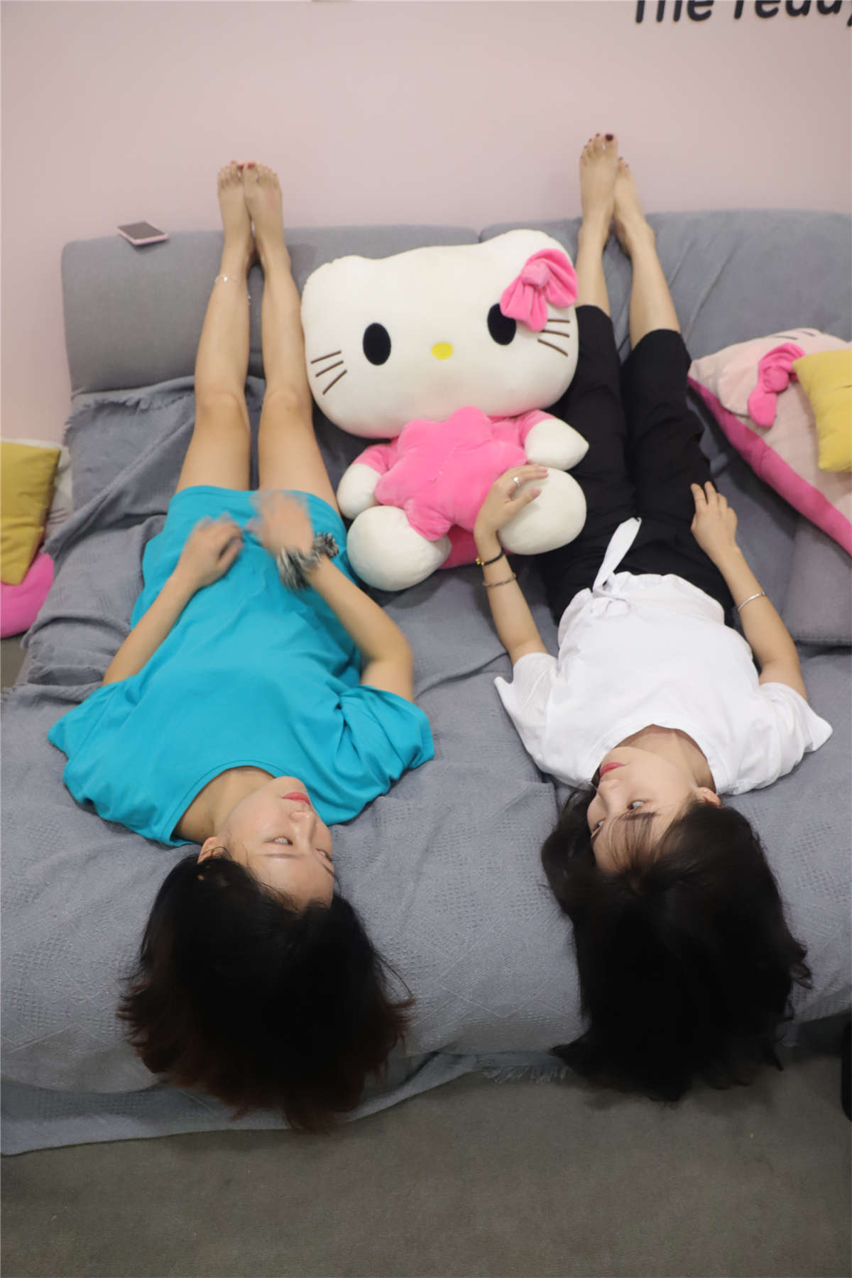 图片[2]-aapary摄影 No.050 彩铃与在小柔影院互相打闹-日更街拍