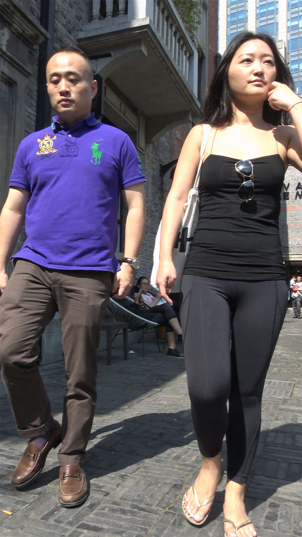 图片[2]-极品黑色紧身运动裤美女-日更街拍