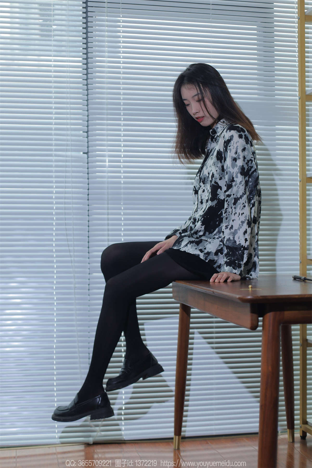 IESS异思趣向 2024.02.04 丝享家1655：小九 黑色厚袜-日更街拍