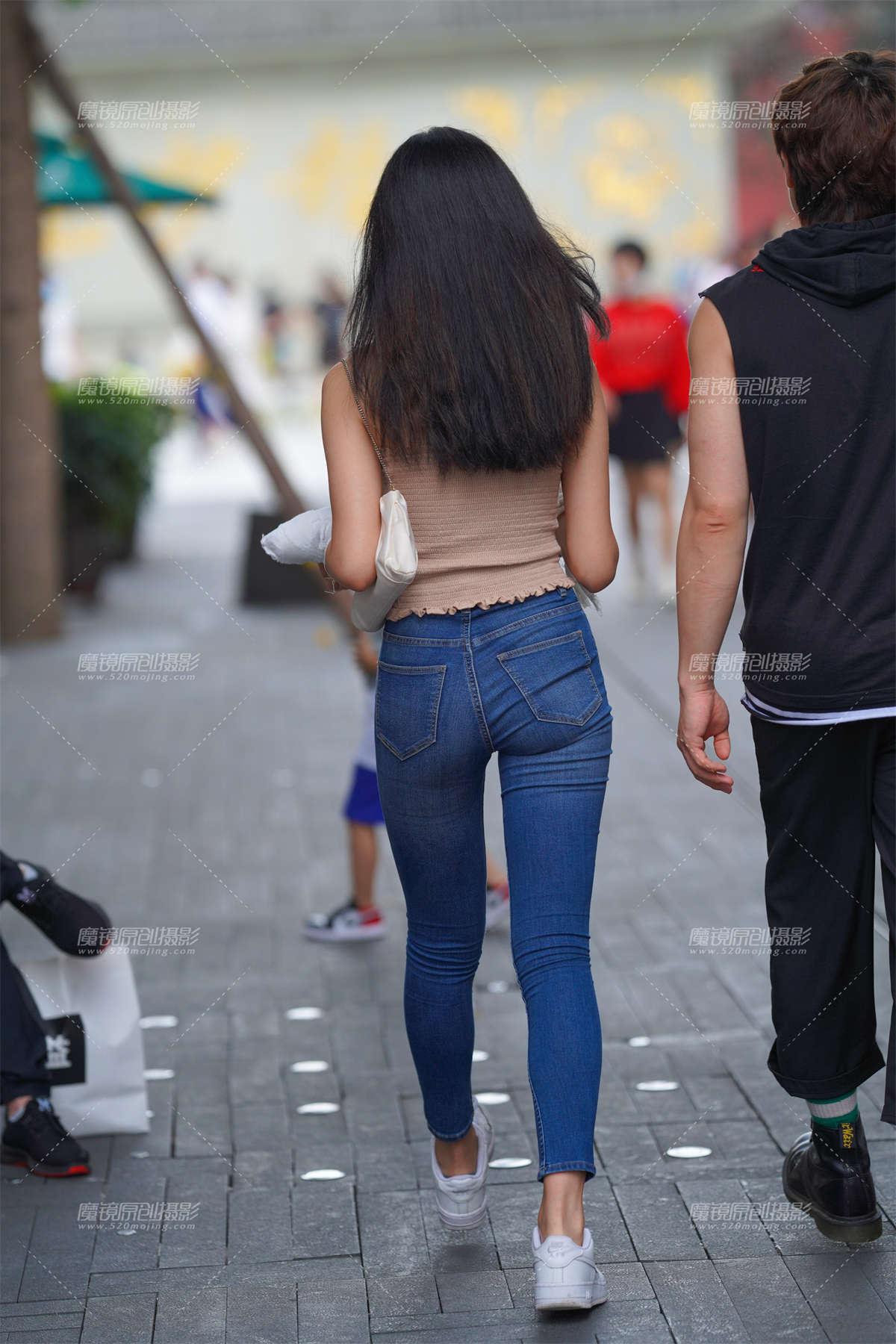 图片[2]-紧牛小妹-日更街拍