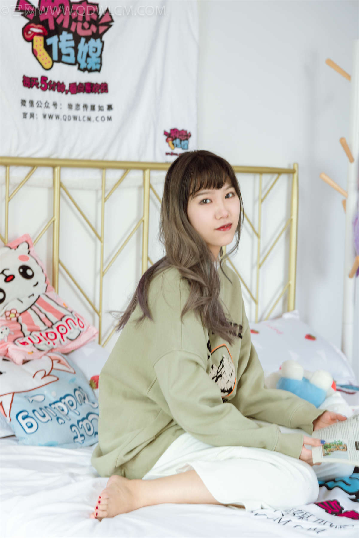 物恋传媒 NO.977期 依依-梦与现实-日更街拍