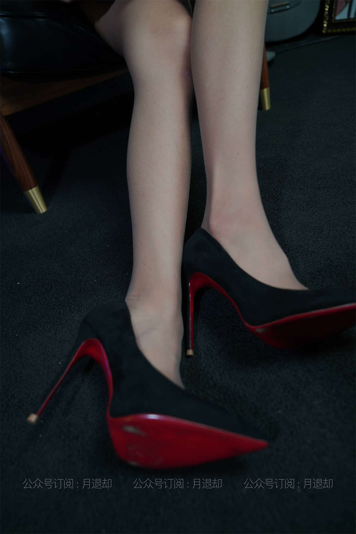 IESS异思趣向 耽丝026：苏菲 灰丝白T-日更街拍