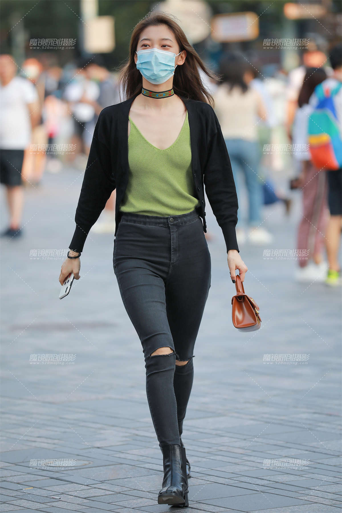 牛仔裤漂亮小姐姐-日更街拍