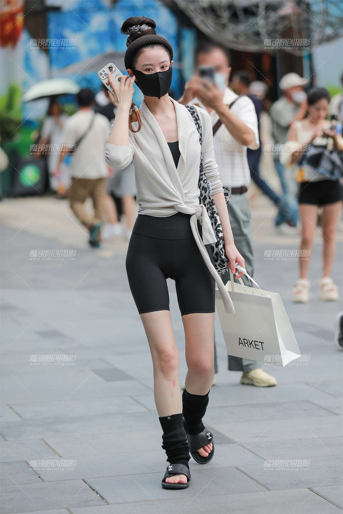 黑色瑜伽短裤-日更街拍