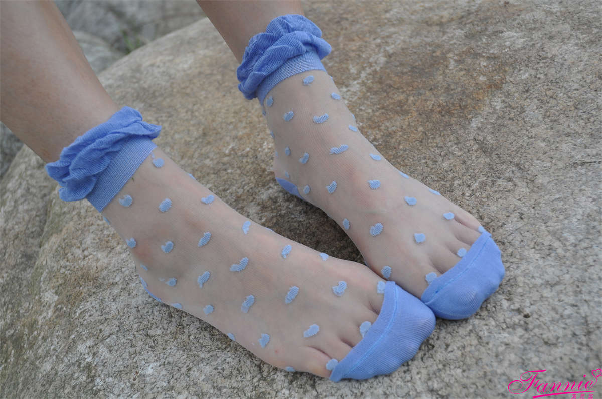 Fannie芬妮美足园NO.199 八月叙事丝足（3）-日更街拍