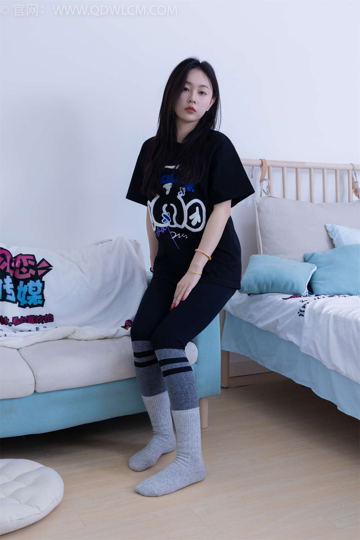 物恋传媒 NO.1912 美兔-踏青之旅-日更街拍