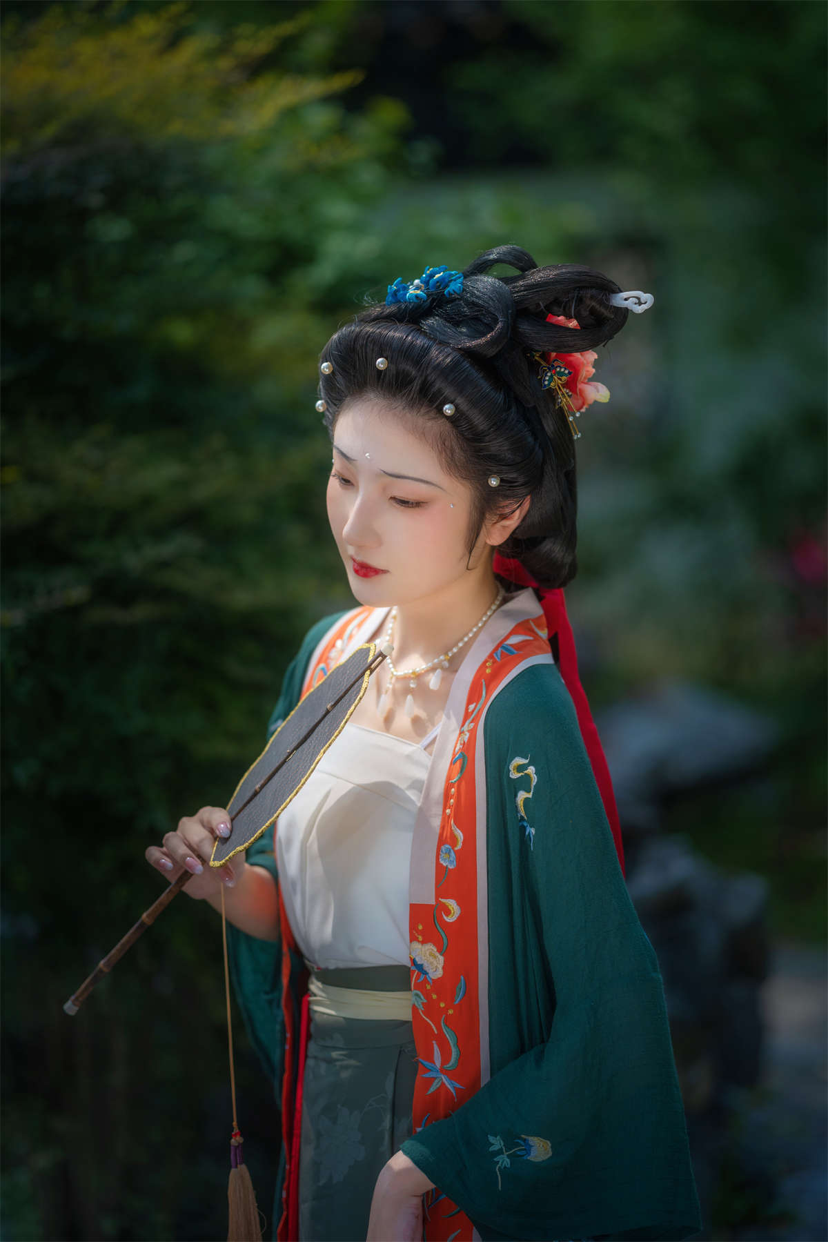 YITUYU艺图语 2022.05.14 春日游园 朱婉婷-日更街拍
