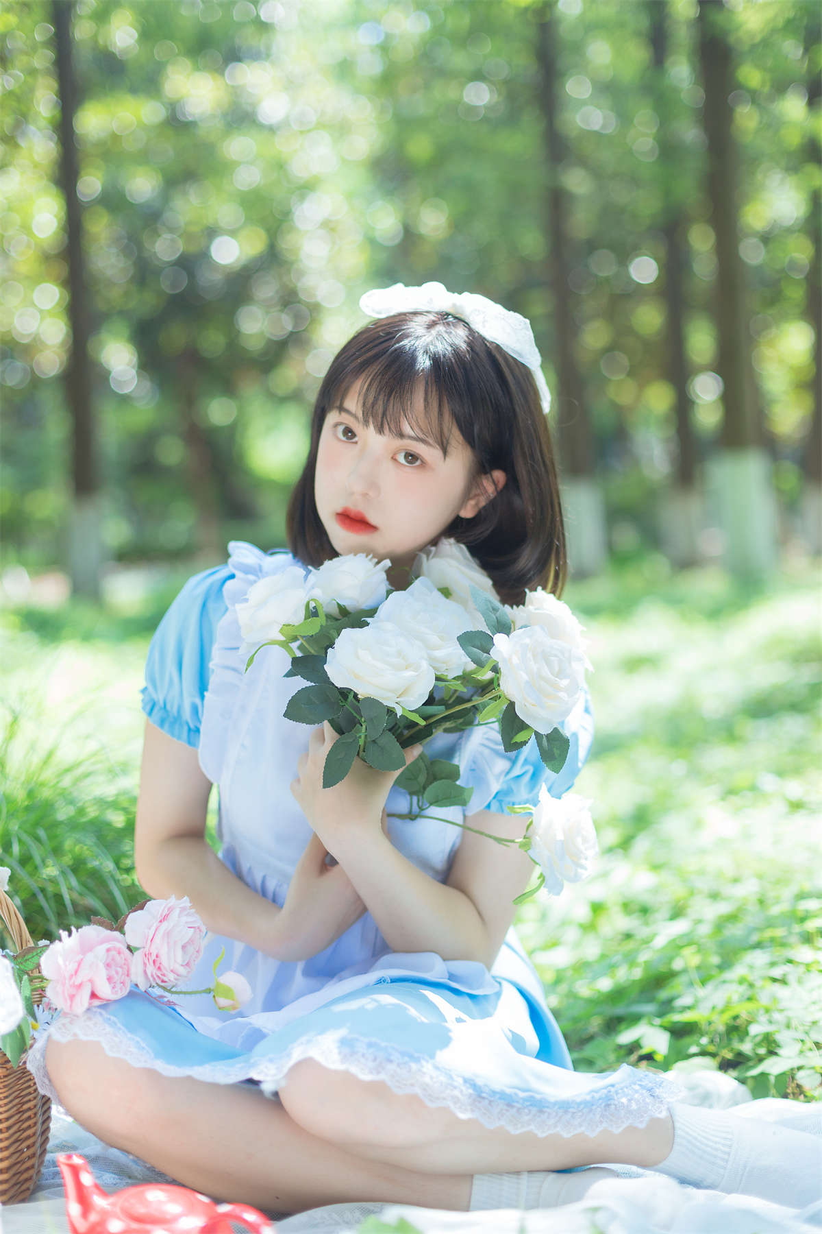 YITUYU艺图语 2022.08.05 雏菊和草莓 哈吉麻花-日更街拍