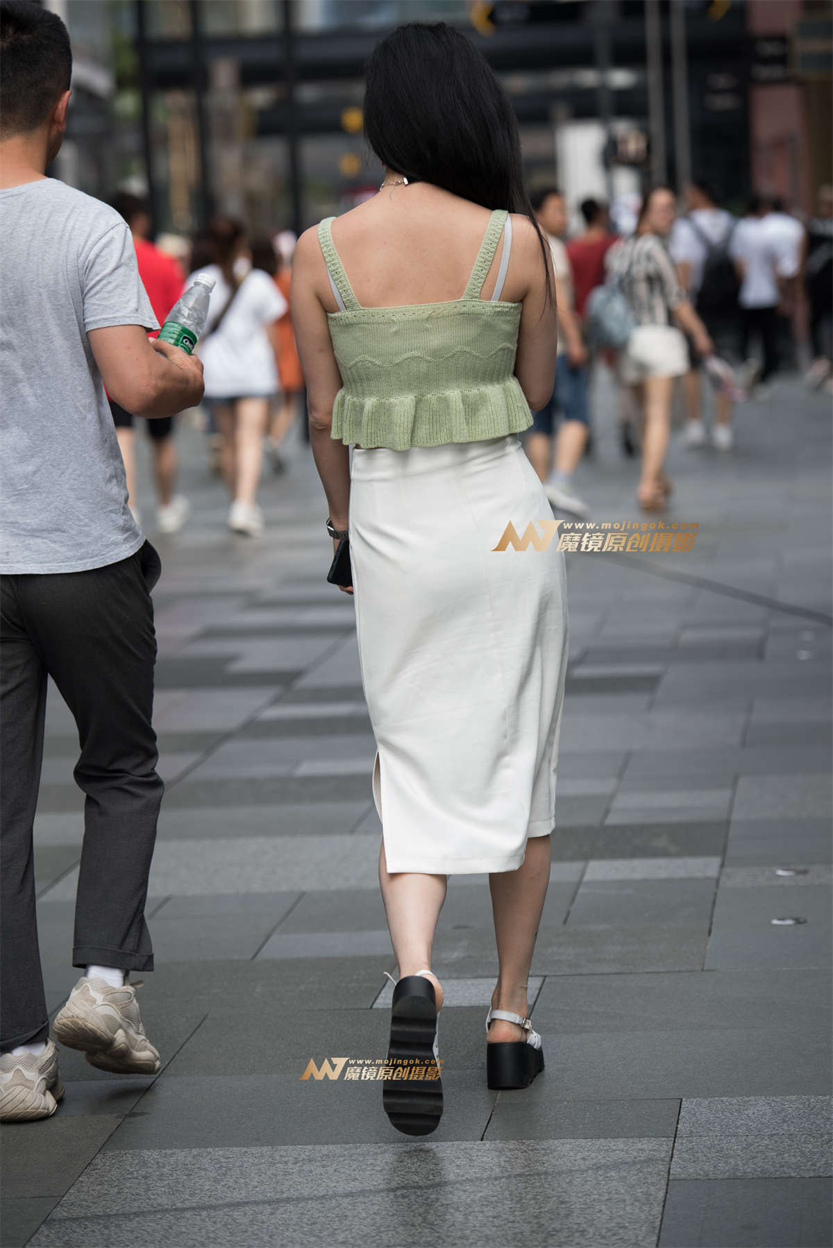 图片[2]-逛街包臀裙美女-日更街拍