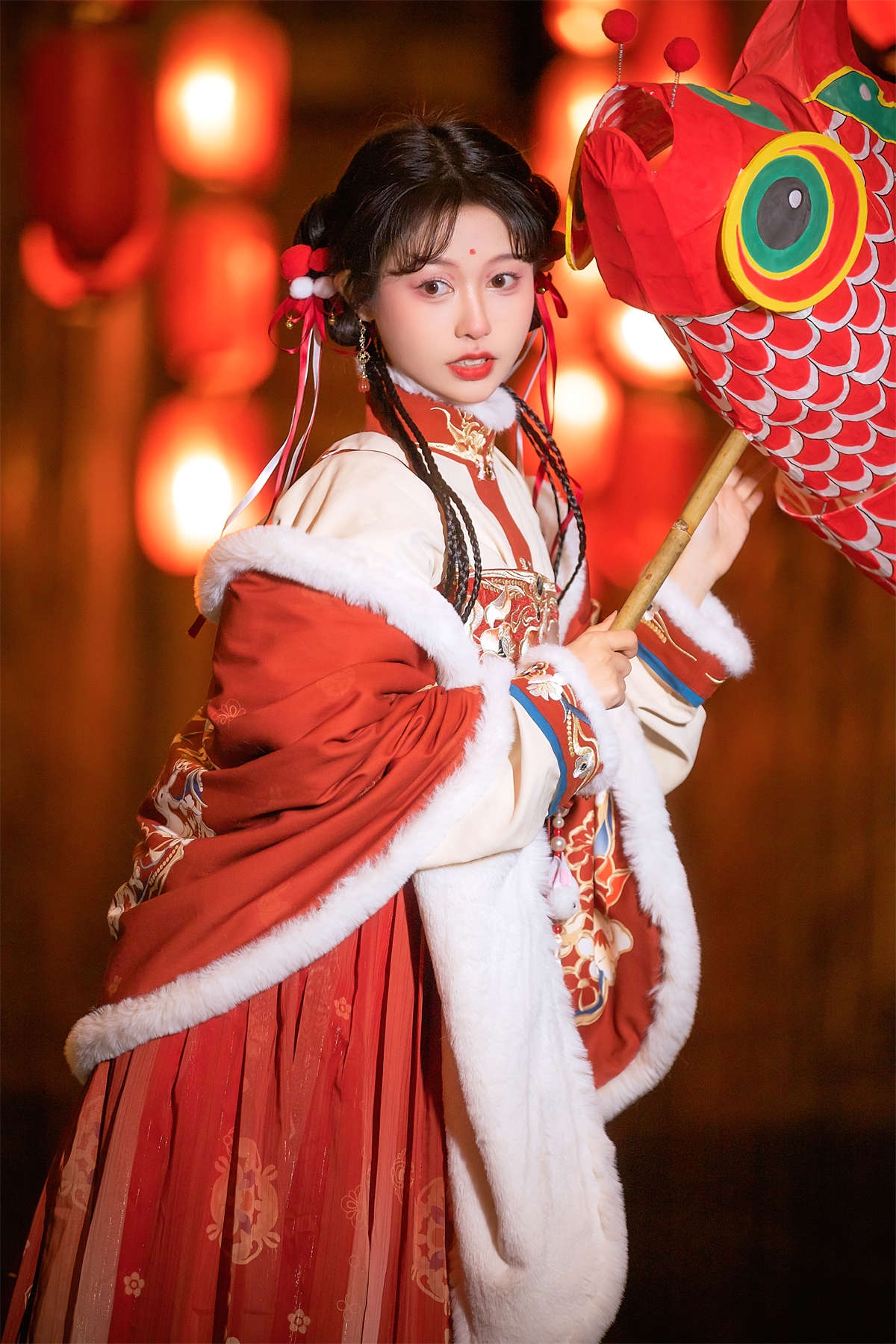 YITUYU艺图语 2023.02.09 逛灯会 梨一依插图1