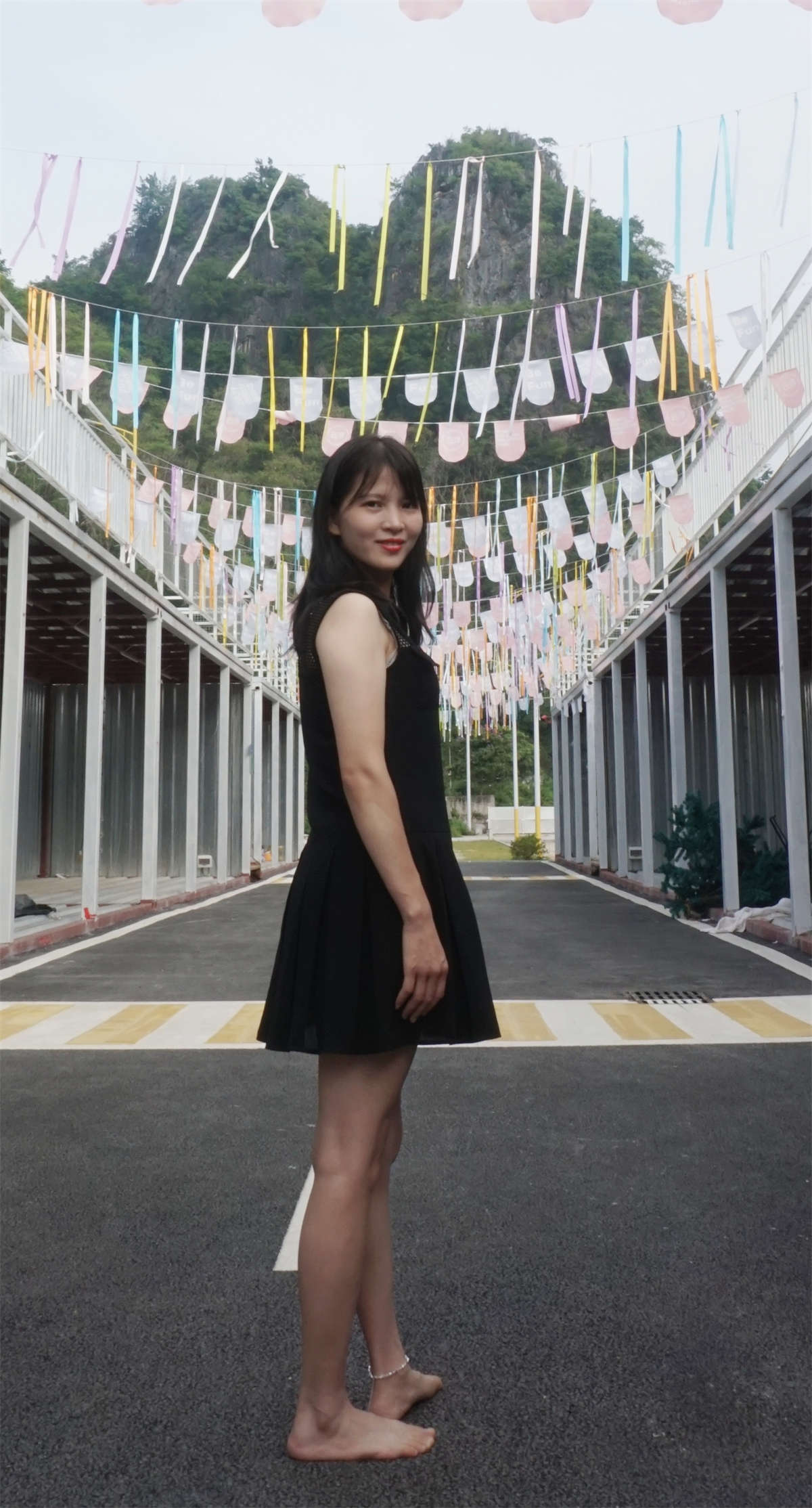 aappary摄影 No.033 小红展示37码美脚-日更街拍