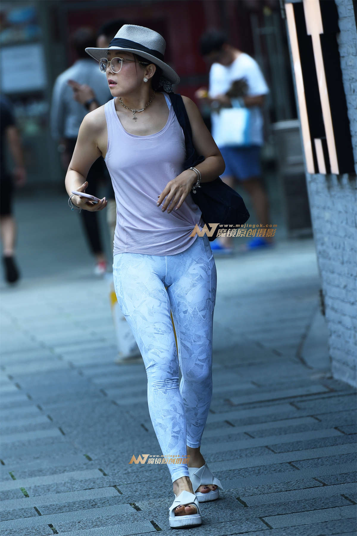 【咔喳赛贴】草帽紧身-日更街拍