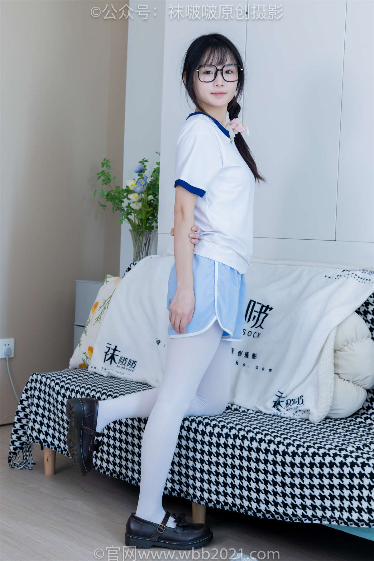 图片[2]-袜啵啵 No.325 甜甜圈-皮鞋、厚白丝（花絮版）-日更街拍