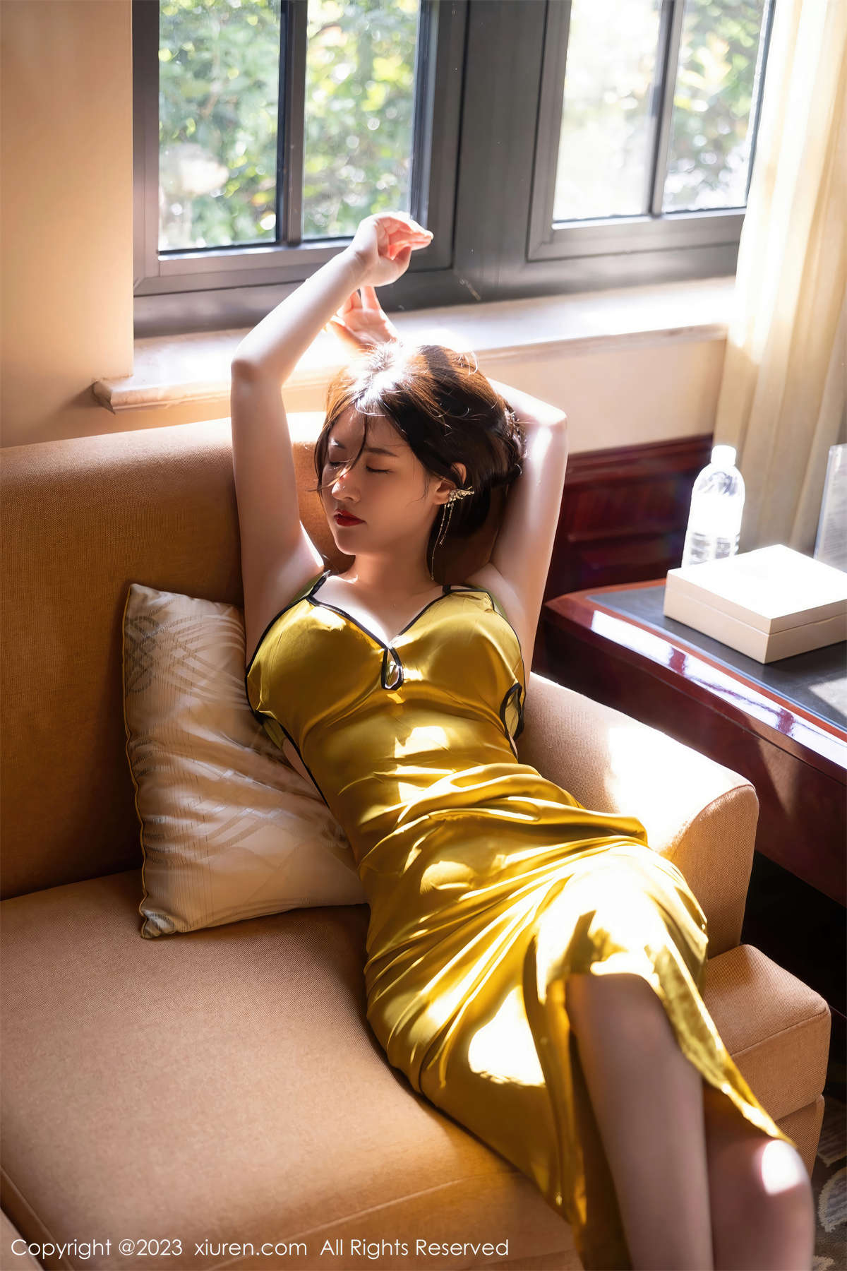 图片[2]-Xiuren秀人网 2023.08.29 No.7302 诗诗-日更街拍