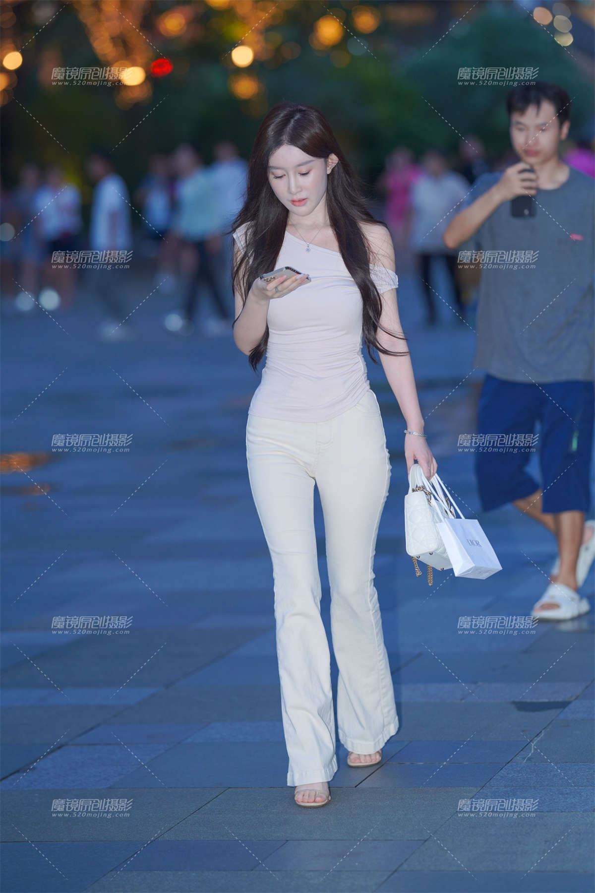 手如柔荑 肤如凝脂 美目盼兮-日更街拍