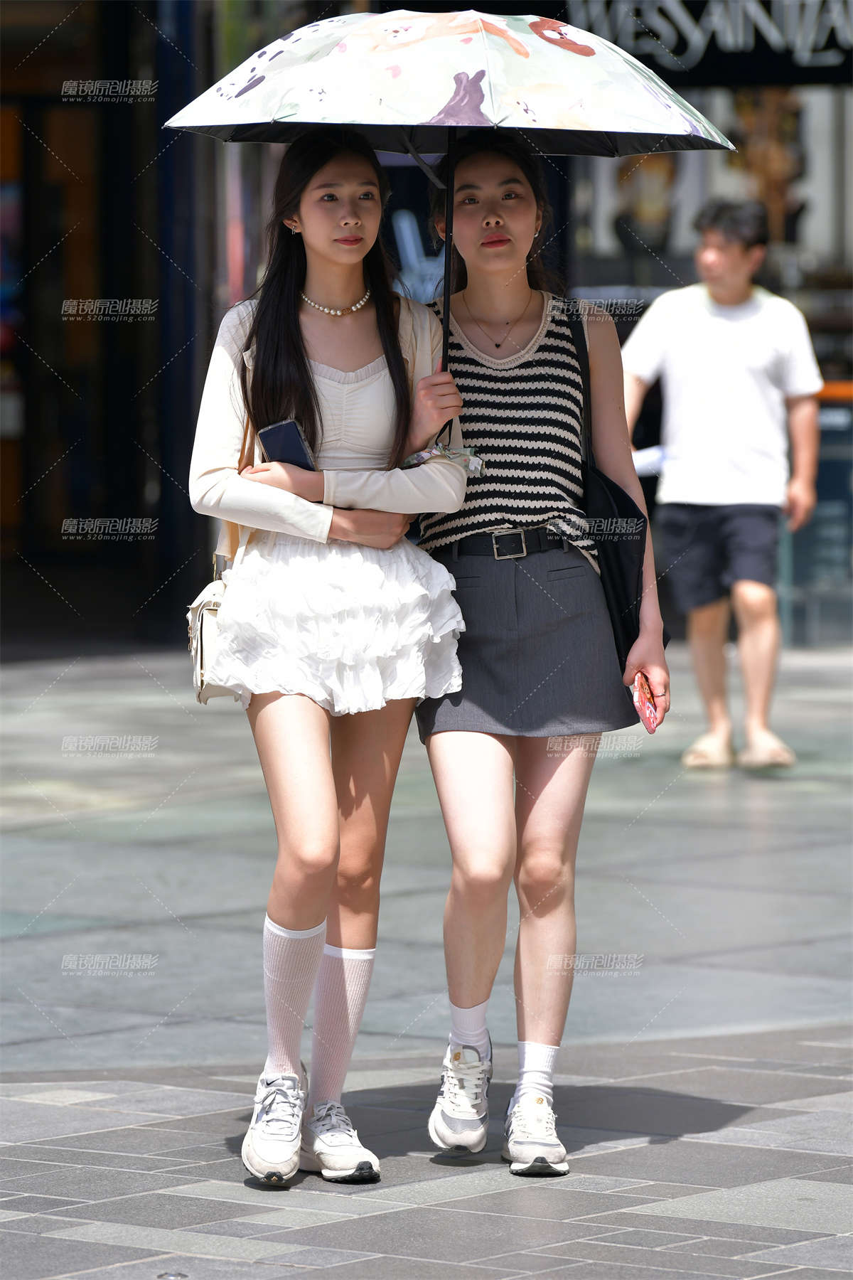 ★清纯闺蜜两美女-日更街拍