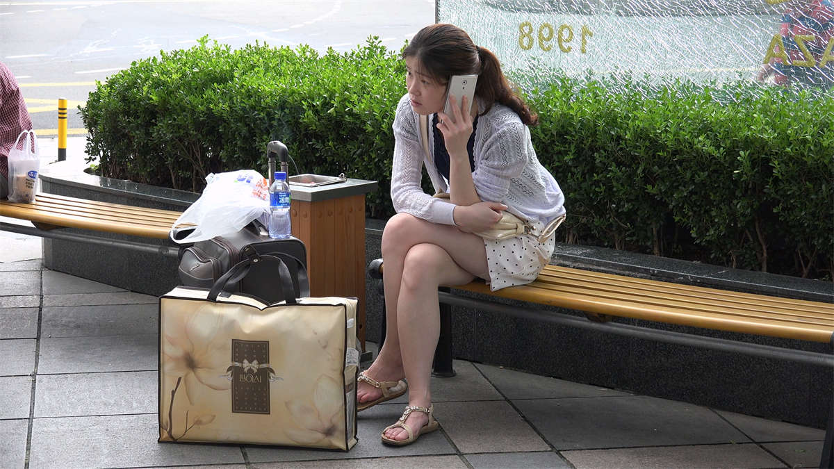 图片[2]-一双玉足极品白嫩-日更街拍