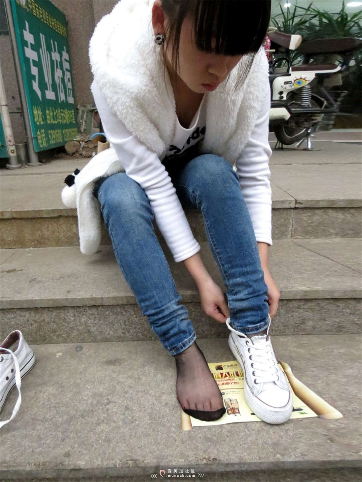 图片[2]-MZSOCK-2018 No.222 萝莉小黑丝帆布鞋的味道-日更街拍
