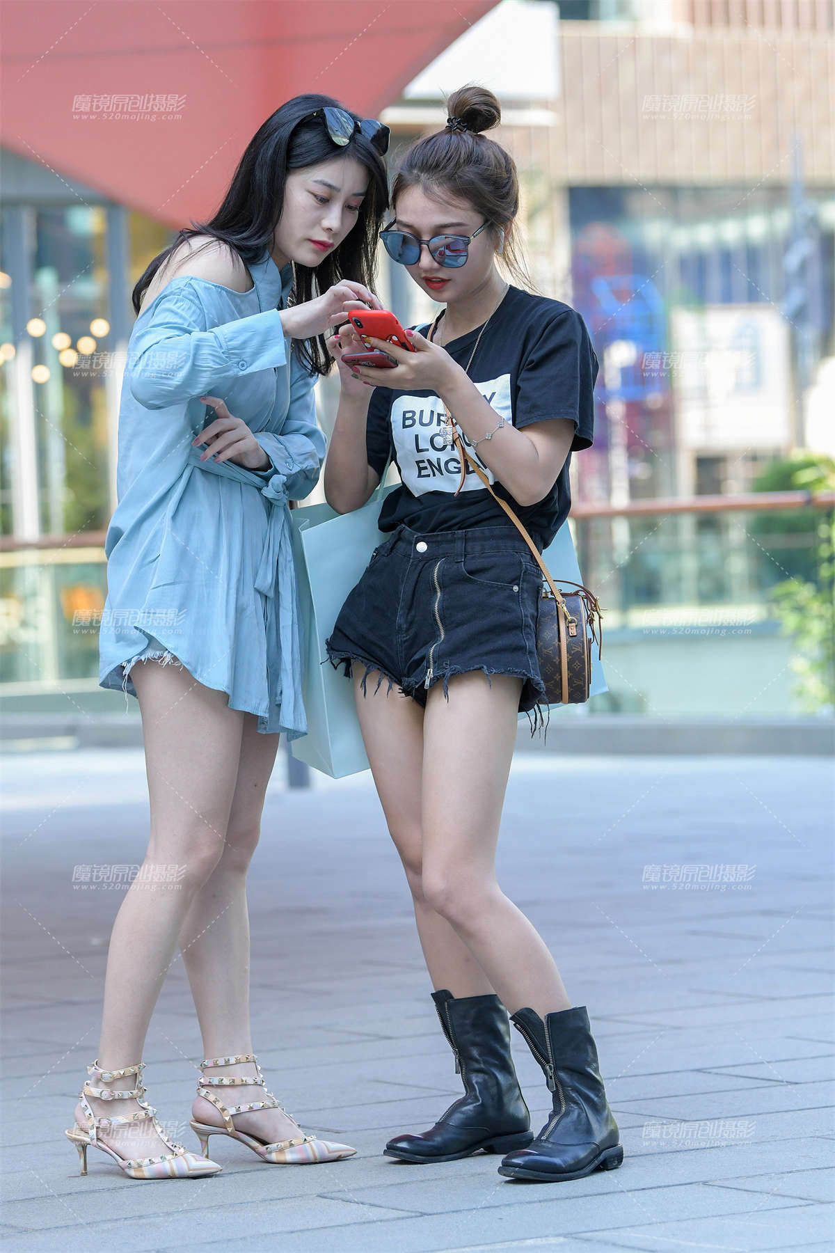 【赛德克赛帖】墨镜热裤美眉-日更街拍