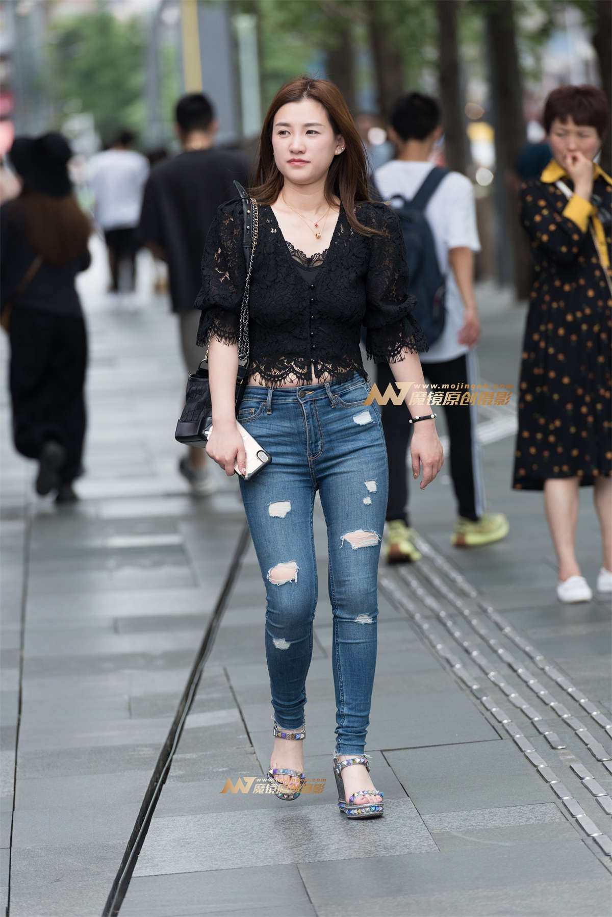 紧身牛子美女-日更街拍