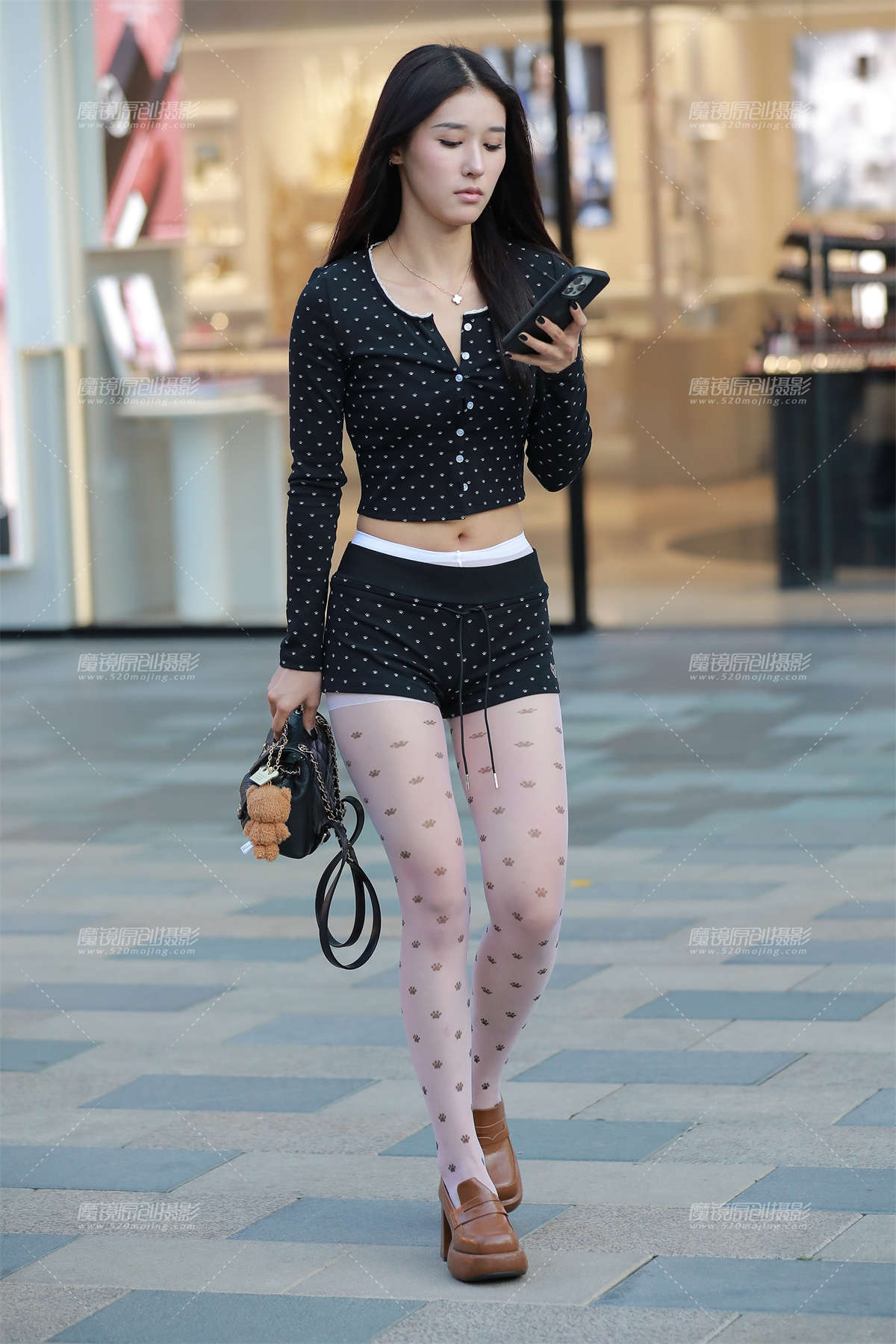 热裤丝袜美女-日更街拍