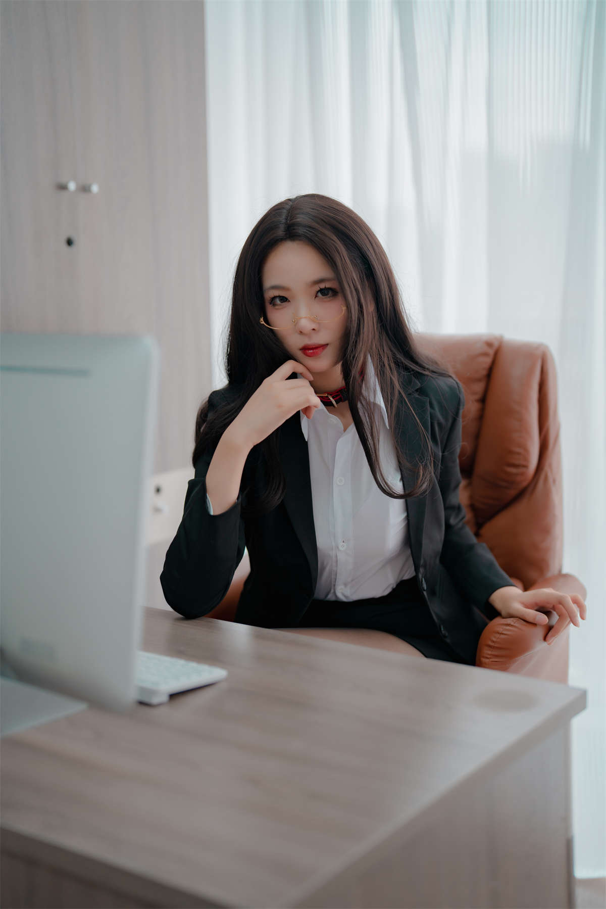 图片[2]-轩萧学姐NO.041 女社长-日更街拍