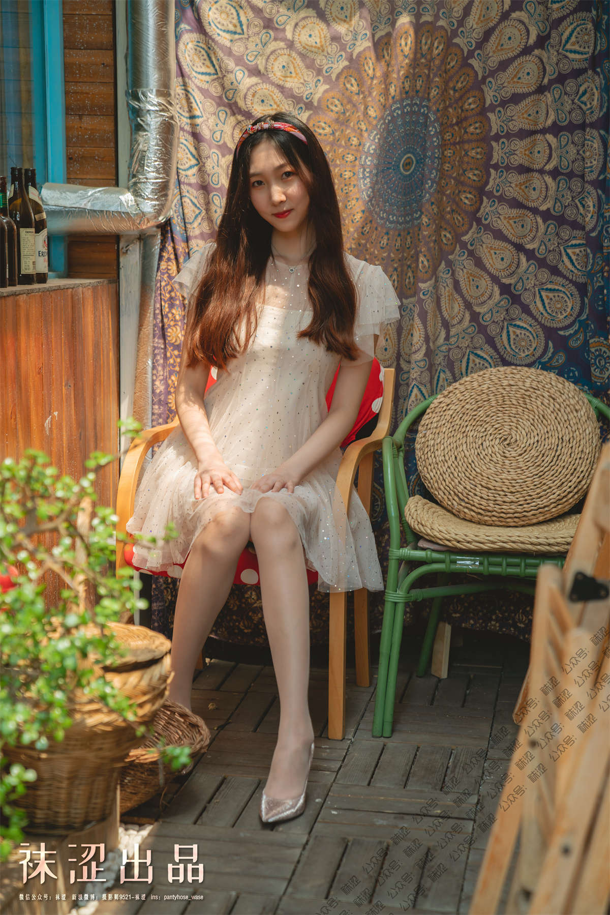 袜涩写真 VOL.066 思甜 呼吸小院-日更街拍
