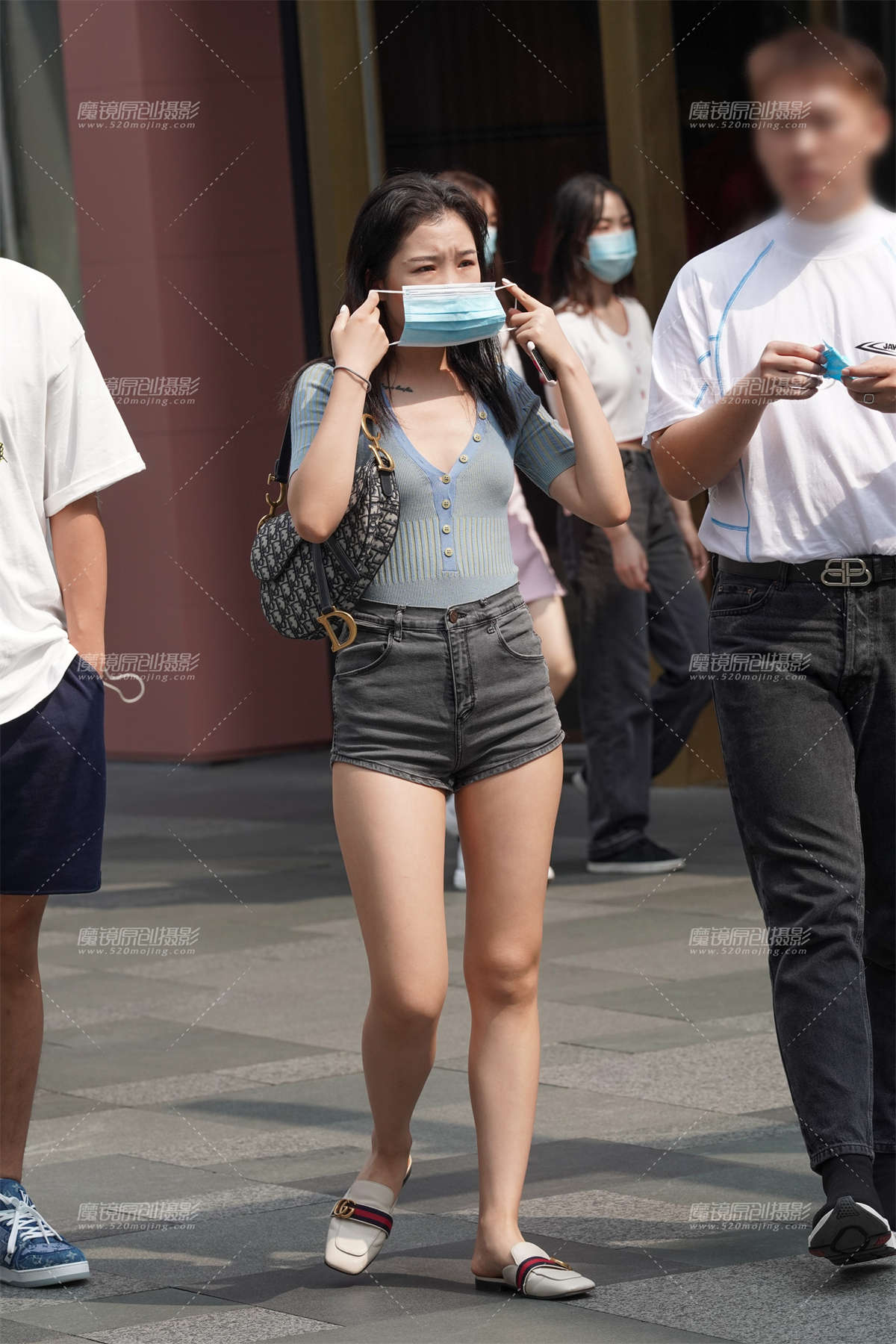 热裤女孩-日更街拍