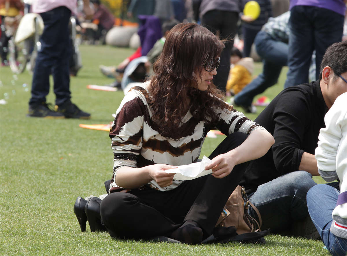 图片[2]-踏青公园街拍系列No.1434 长短黑丝一把抓了-日更街拍