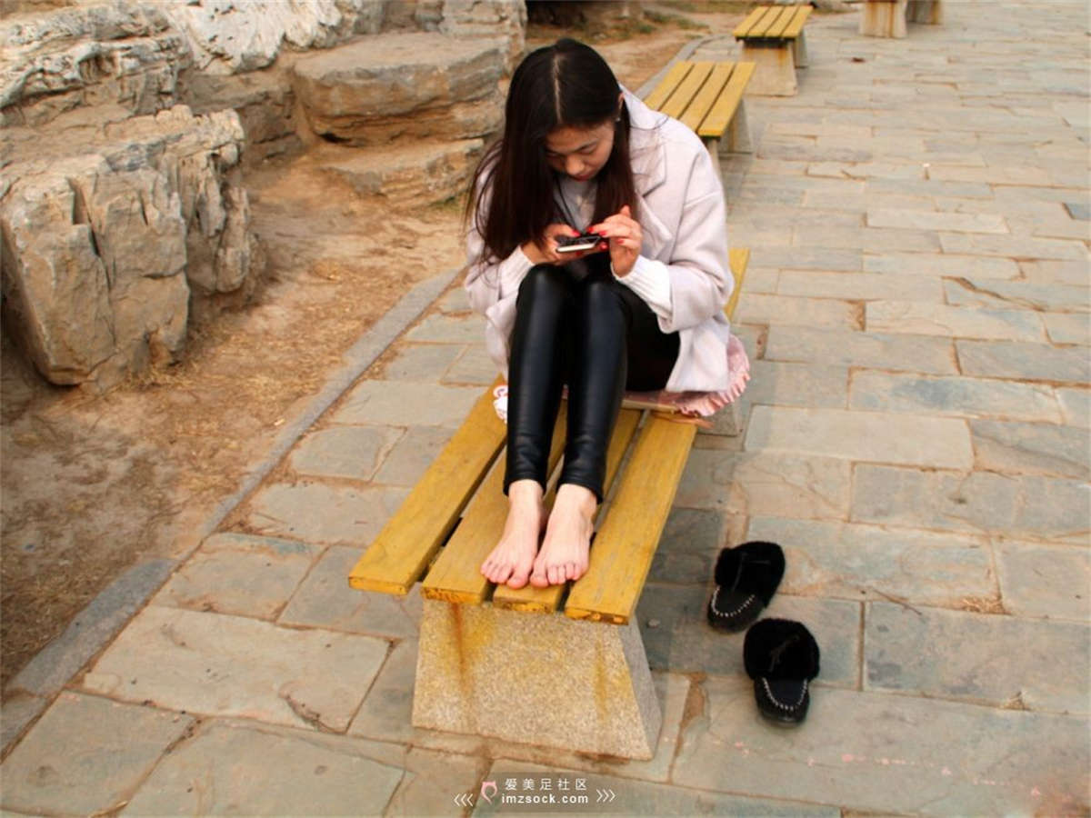 图片[2]-MZSOCK-2018 No.226 小姐姐的皮裤白棉袜足底秀【第二季】-日更街拍