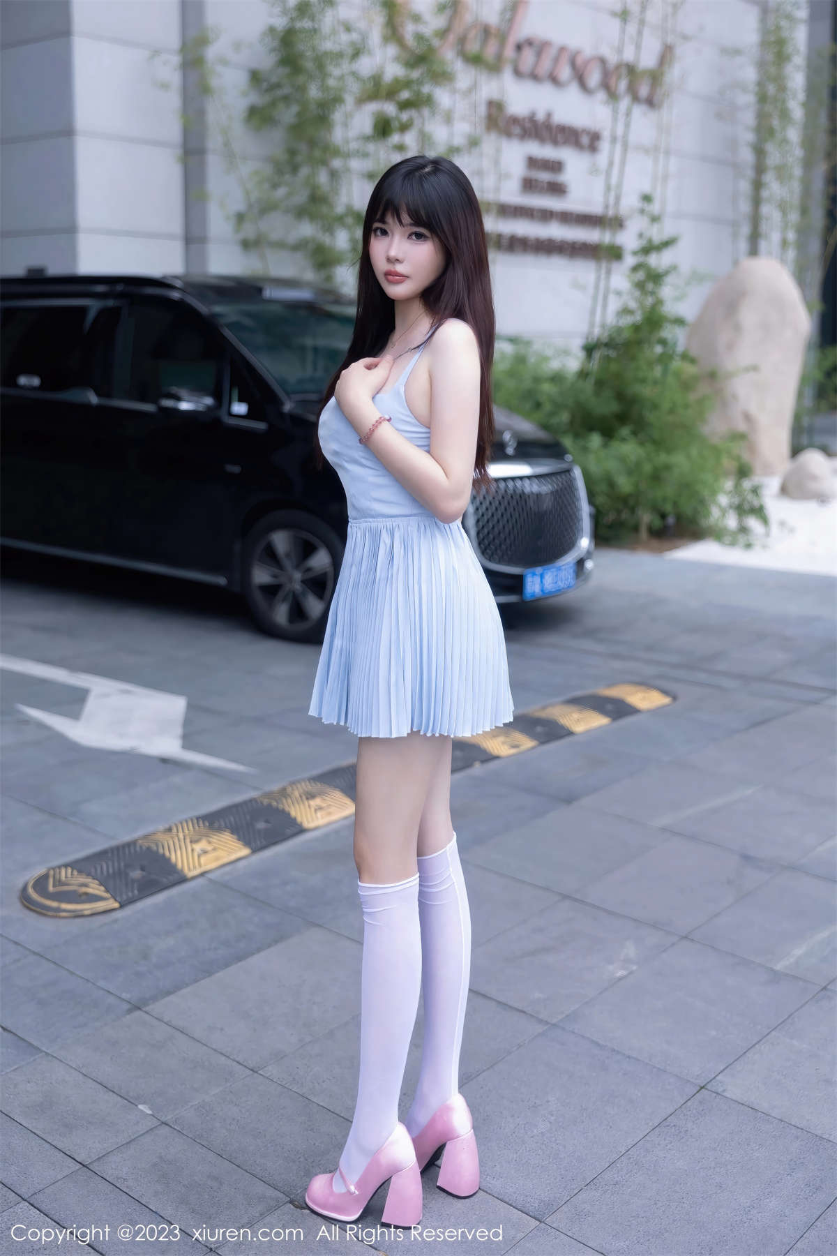 图片[2]-Xiuren秀人网 2023.08.22 No.7266 薇薇-日更街拍