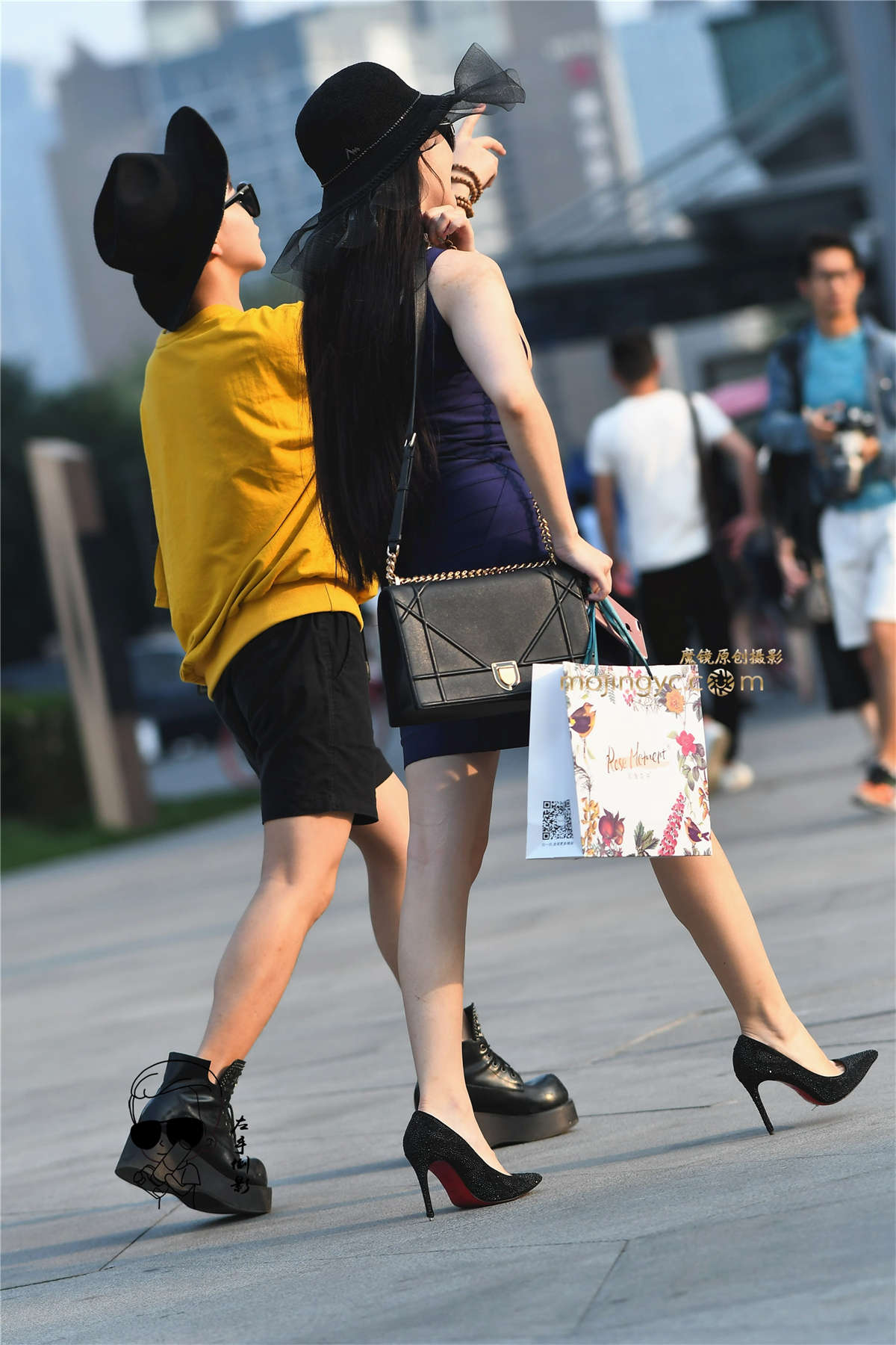 图片[2]-你的美胸你魔鬼身材太迷人了-日更街拍