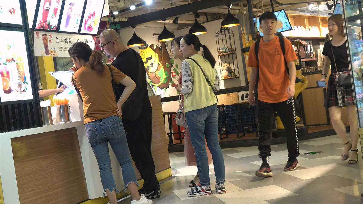 粉色长裙，凉高跟美足MM-日更街拍