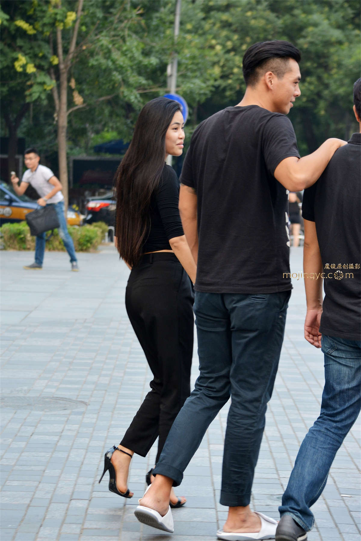 极品高跟露腰mm-日更街拍