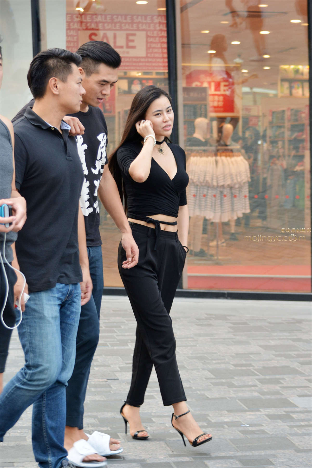 图片[2]-极品高跟露腰mm-日更街拍