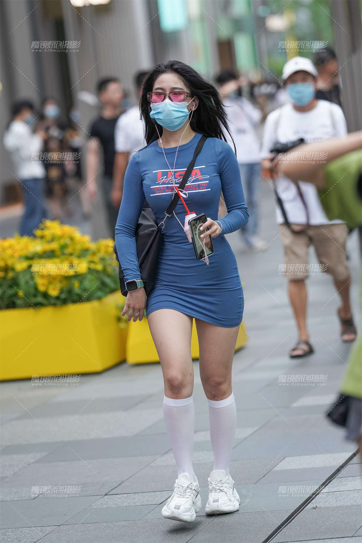 肉肉的腿-日更街拍