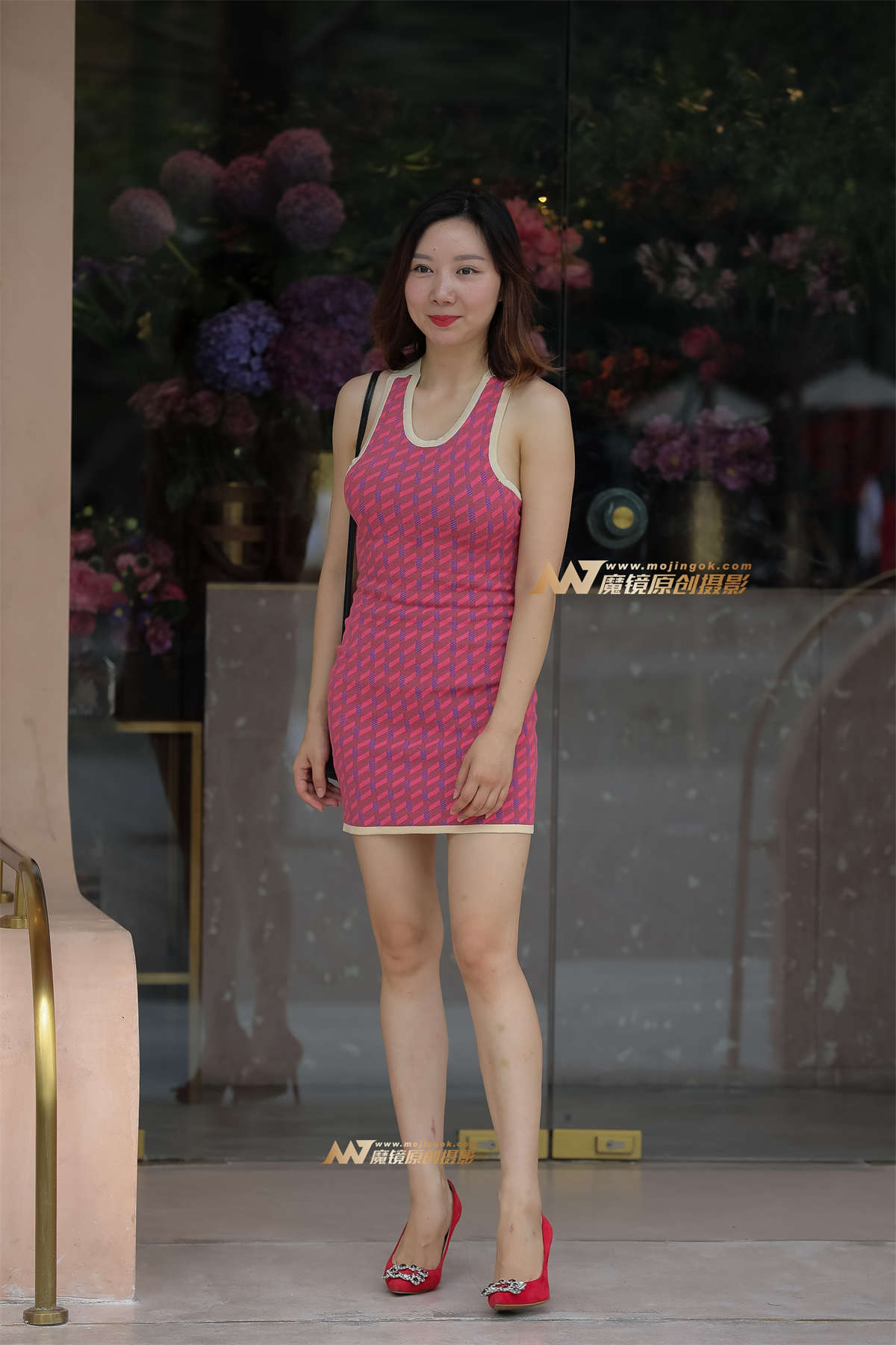 【凯恩赛帖】性感美丽少妇-日更街拍