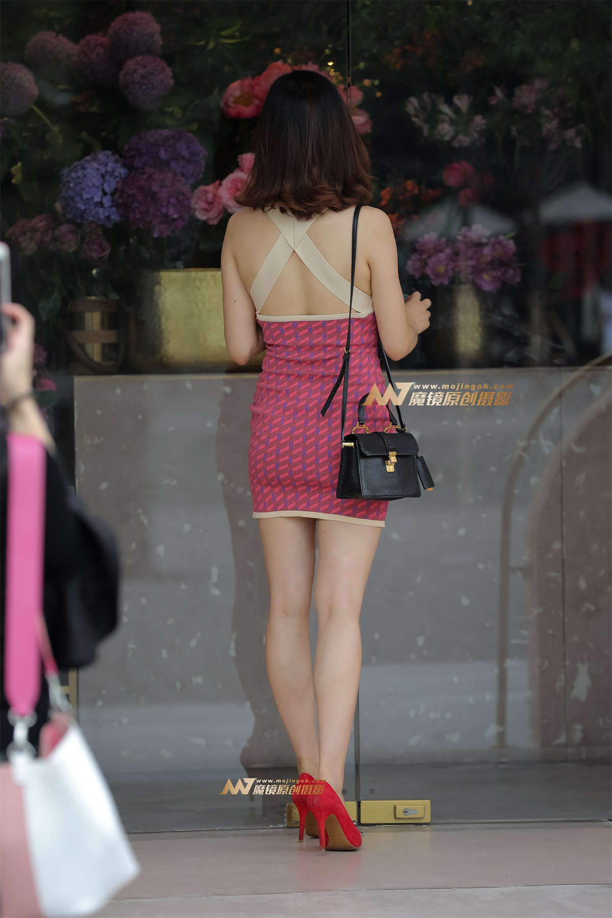 图片[2]-【凯恩赛帖】性感美丽少妇-日更街拍