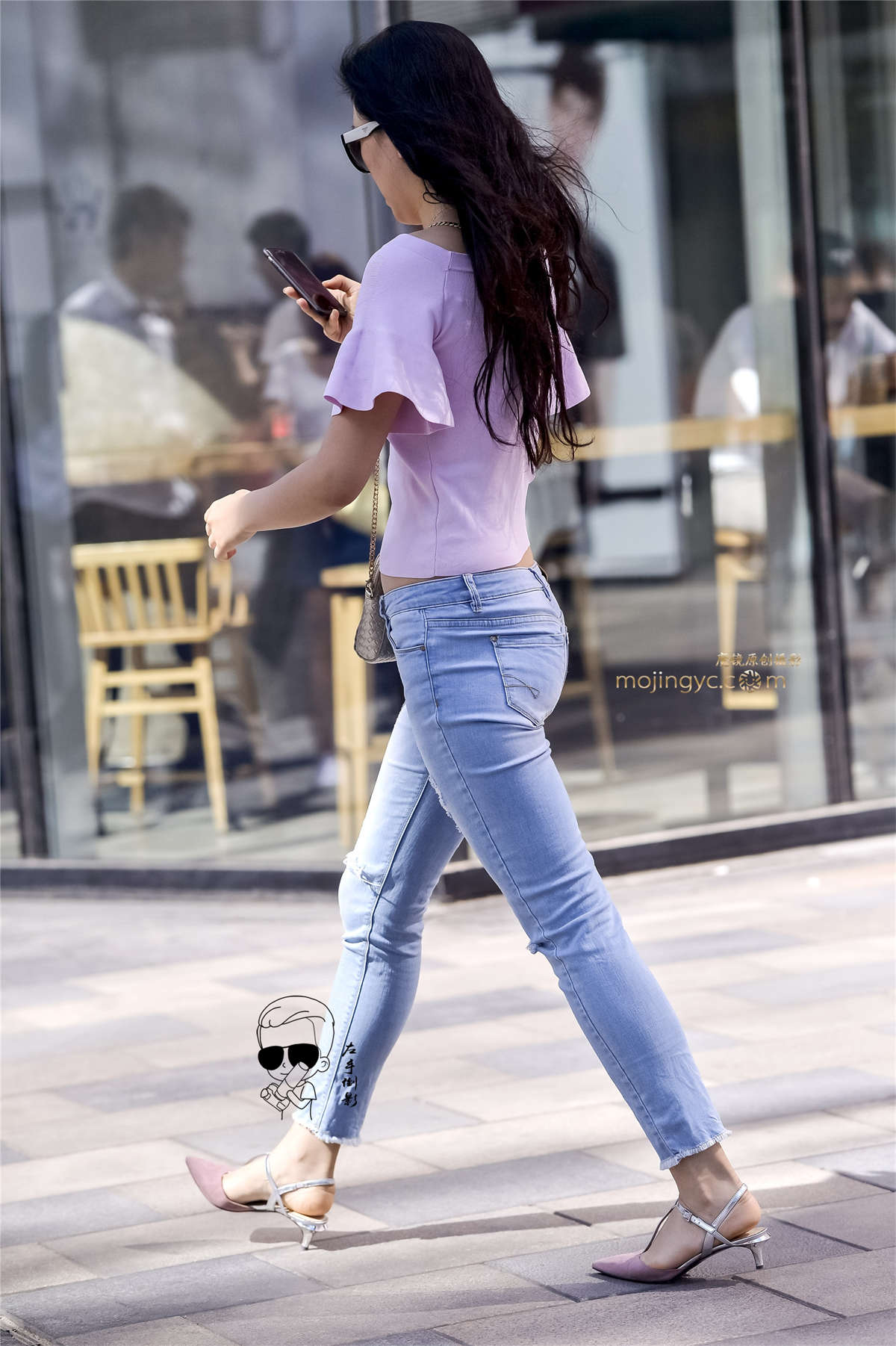 图片[2]-牛仔紧绷显美臀-日更街拍