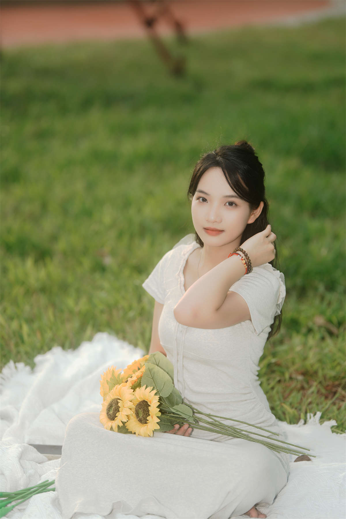 YITUYU艺图语 2024.10.31 草地 小陈插图1