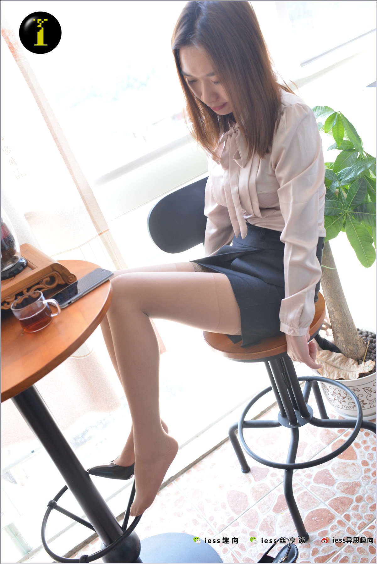 IESS异思趣向 普惠集021 素人表妹的高丝大特写-日更街拍