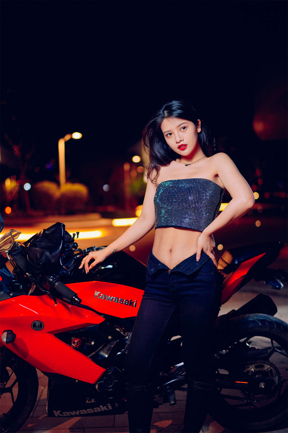 YITUYU艺图语 2023.04.27 甜辣机车，娇弱少女的酷姐范 喵喵喵是锦儿呀-日更街拍