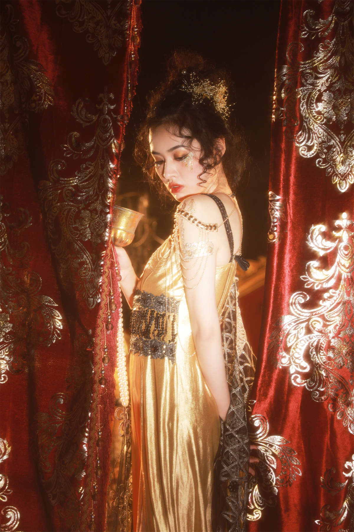 YITUYU艺图语 2022.09.15 纸醉金迷 相泽希子插图1