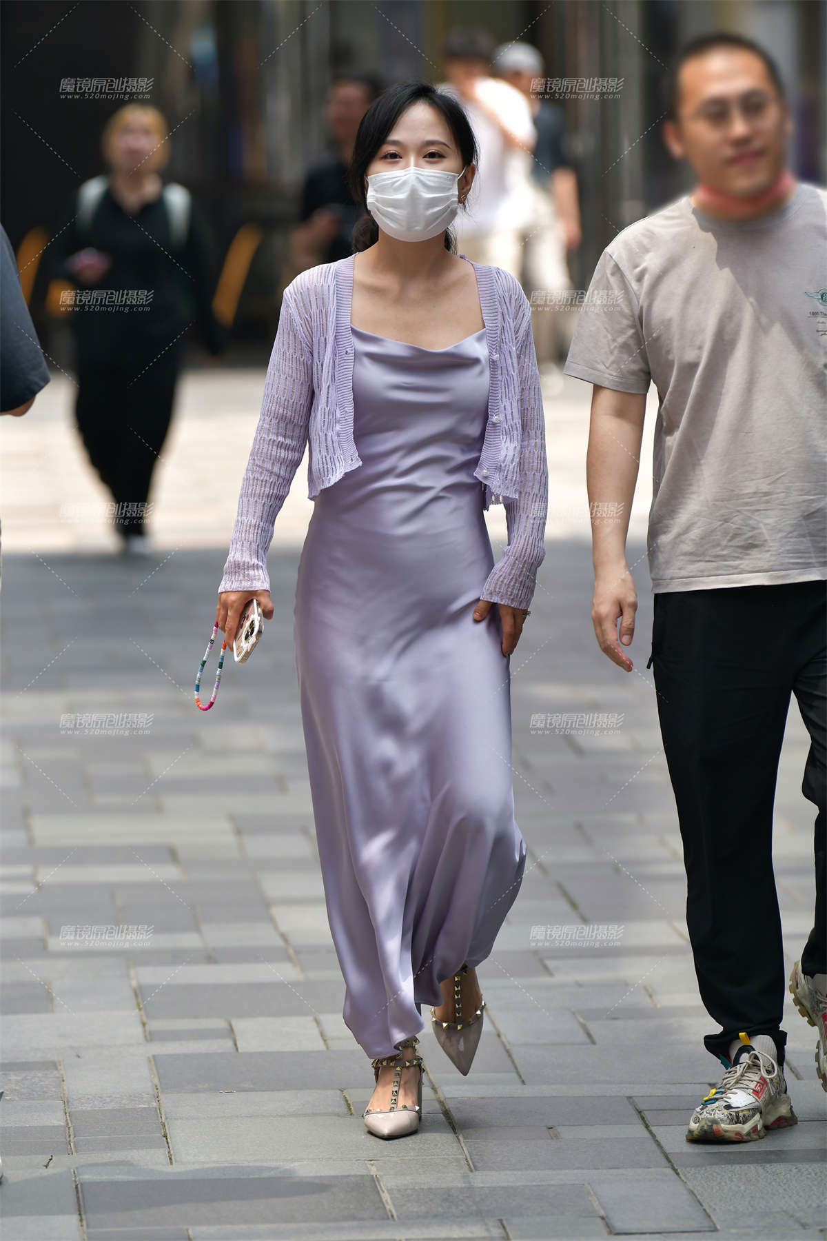 ★真丝顺滑长裙美女-日更街拍