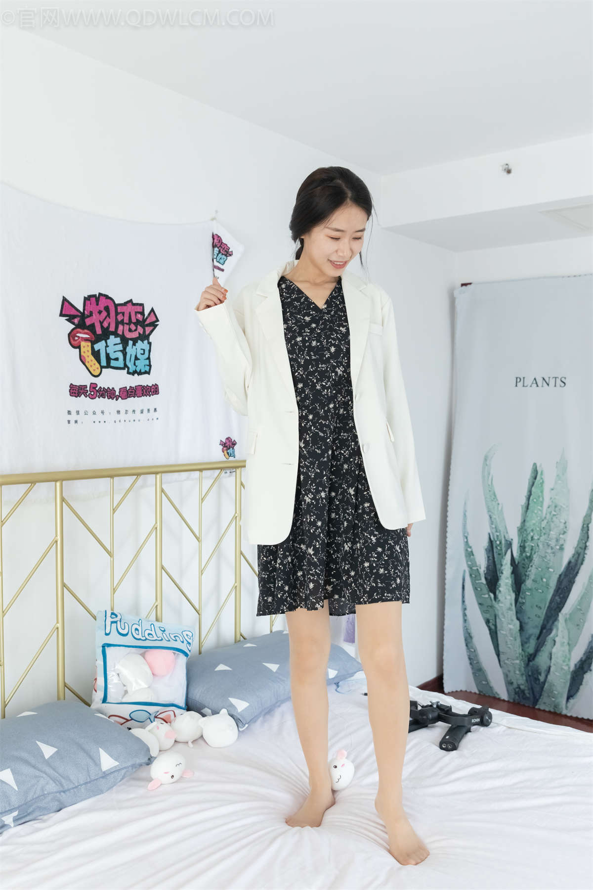 物恋传媒 NO.1038 菜菜-时光的笑容-日更街拍