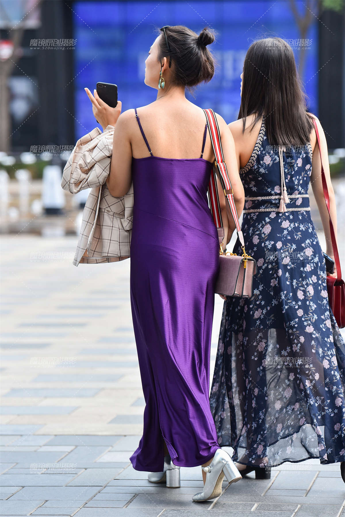 图片[2]-【赛德克赛帖】真丝吊带裙气质美女-日更街拍