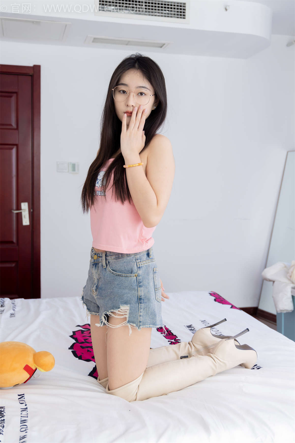 物恋传媒 NO.1519 美兔-机车少女-日更街拍