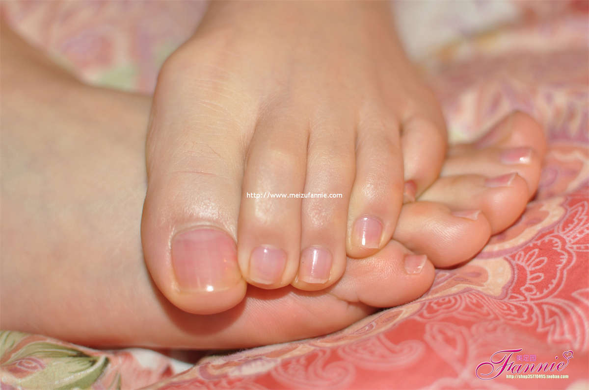 图片[2]-Fannie芬妮美足园NO.843 闲情随拍（6）玉趾篇-日更街拍